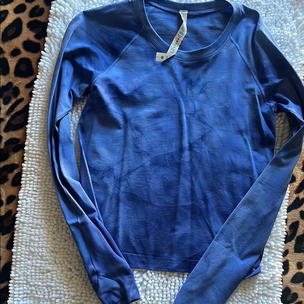 Lululemon swiftly marble blue size 6 top perfect condition!!